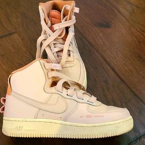Women's pink Nike Air Force 1